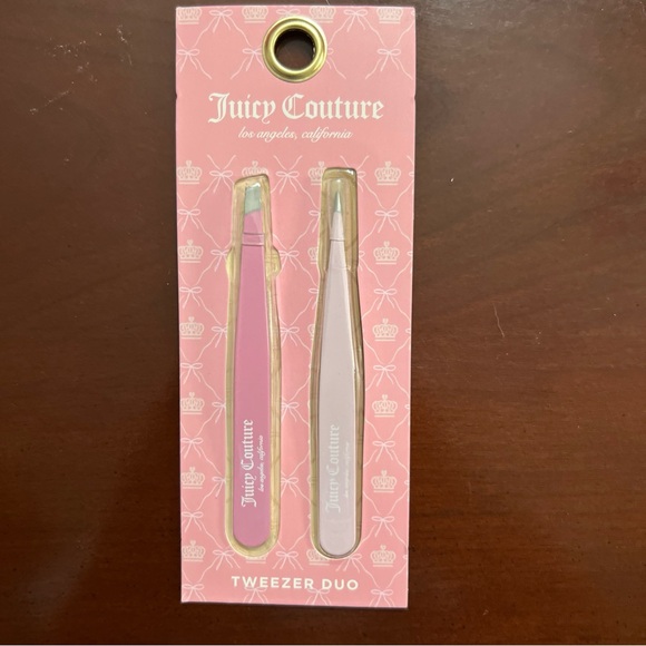 Juicy Couture Wallet/Tweezers & Bear Keychain Set - Picture 8 of 11